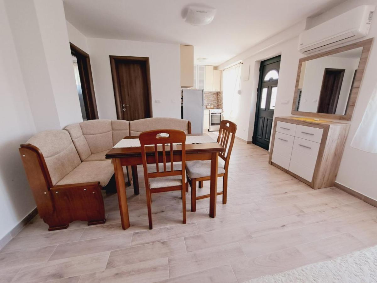 Apartments Blazevic Херцег Нови Екстериор снимка